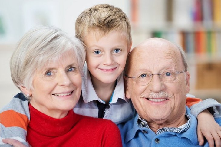 Oma und ihre jungen Stecher Oma und ihre jungen Stecher