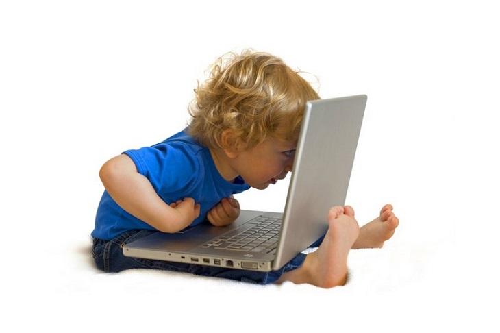 Es macht durchaus Sinn, wenn Kinder den Umgang mit einem Computer früh kennenlernen und spielerisch erste Erfahrungen mit der Technik machen.