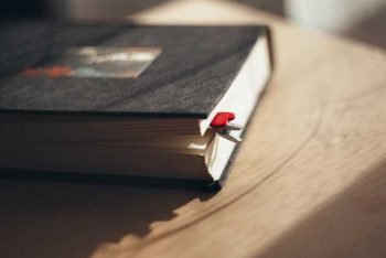 Vorlesen - ein Ex-Bankdirektor ist wieder im Kindergarten