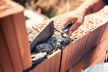 Großeltern können beim Bau des Eigenheims helfen